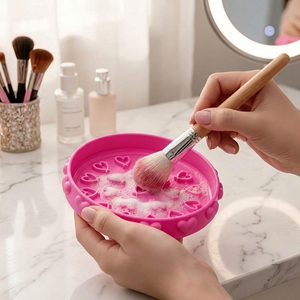 Heart Pattern Brush Cleaning Tray Portable Brush Cleaning Tool Clean Brushes