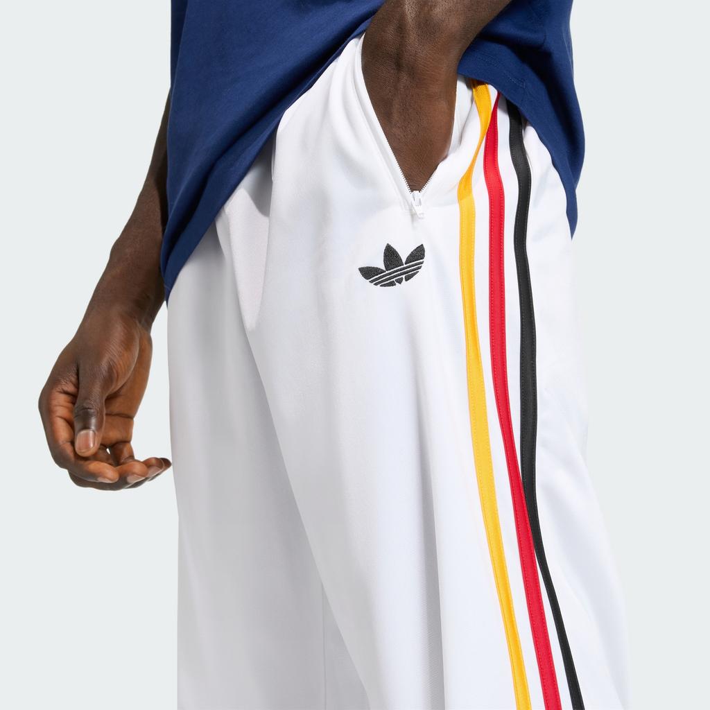 adidas Спортивные штаны Firebird - Белые:Золото:Красный / Kd3833