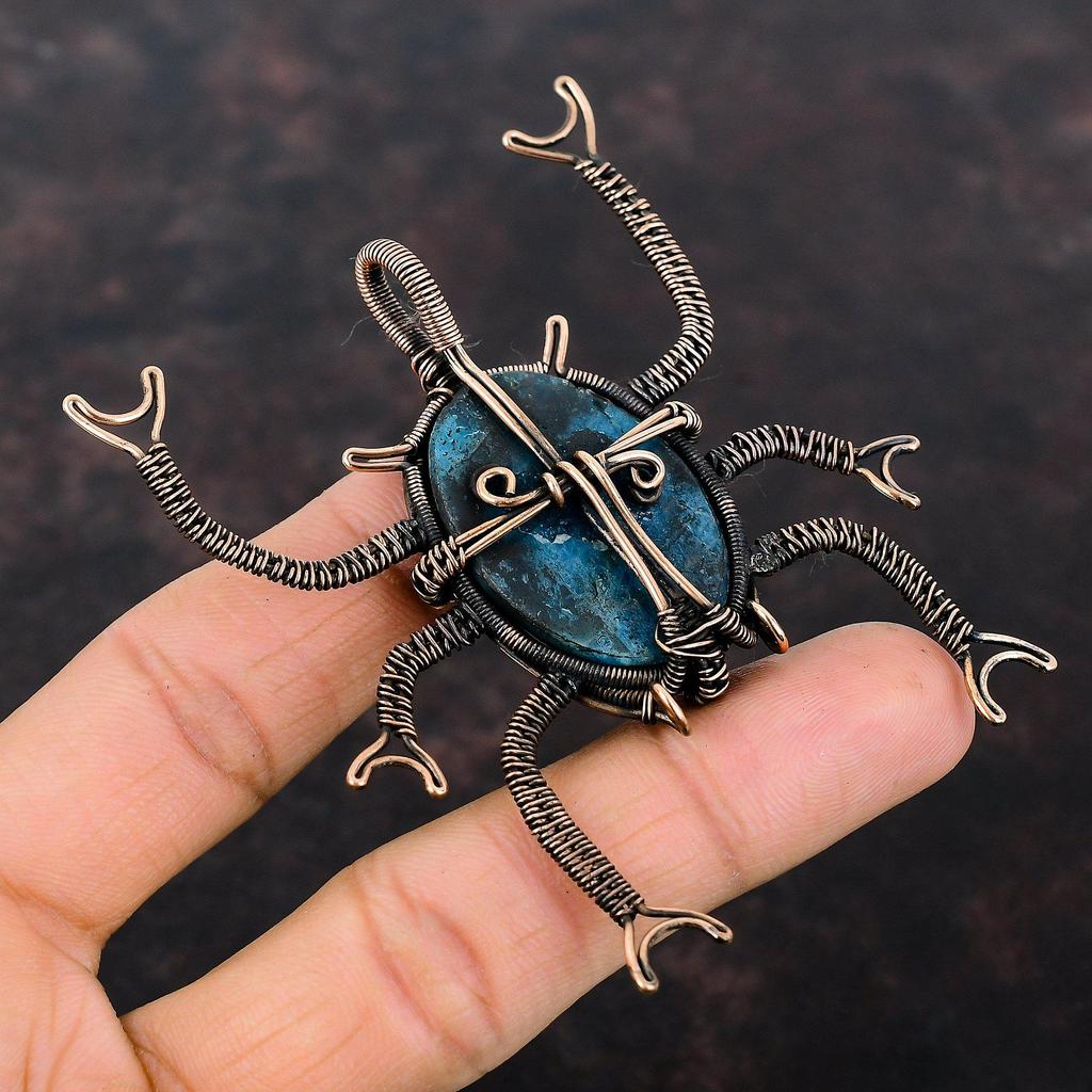 Неоновый Апатит Кулон Медная Проволока Обернутый Кулон Неоновый Апатит Ювелирные Изделия Кулон Ручной Работы Медные Ювелирные Изделия Драгоценный Камень Жук Подвеска Подарок Для Жены