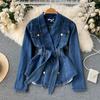Осенняя новая корейская версия двубортной джинсовой куртки с тонким поясом на талии и краем листа лотоса с v-образным вырезом