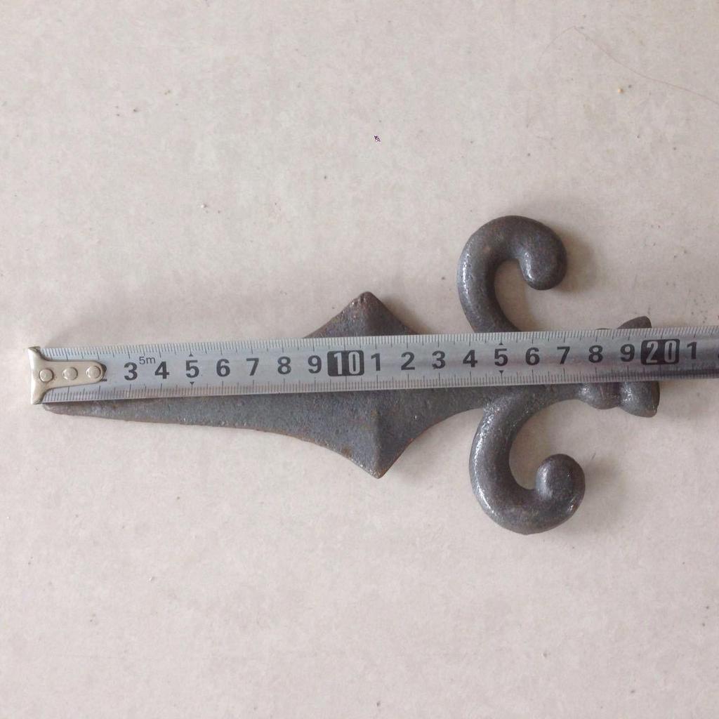 Чугунный наконечник копья Кованые железные аксессуары для ворот – Доступны индивидуальные дизайны