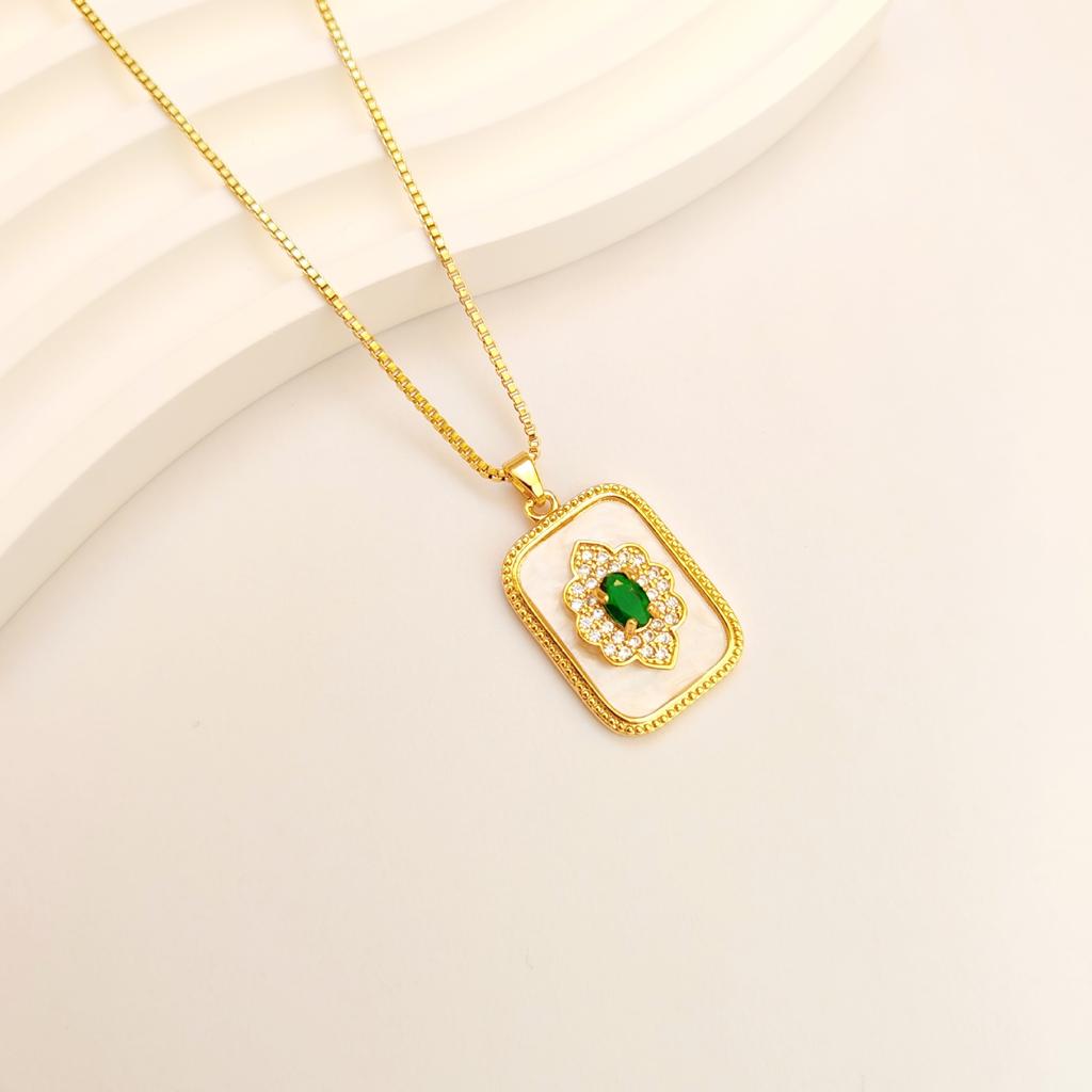 Ожерелье из титановой стали с квадратным изумрудом, женское, в стиле ретро, придворное, универсальное, с темпераментным цирконовым кулоном, цепочка для ключицы