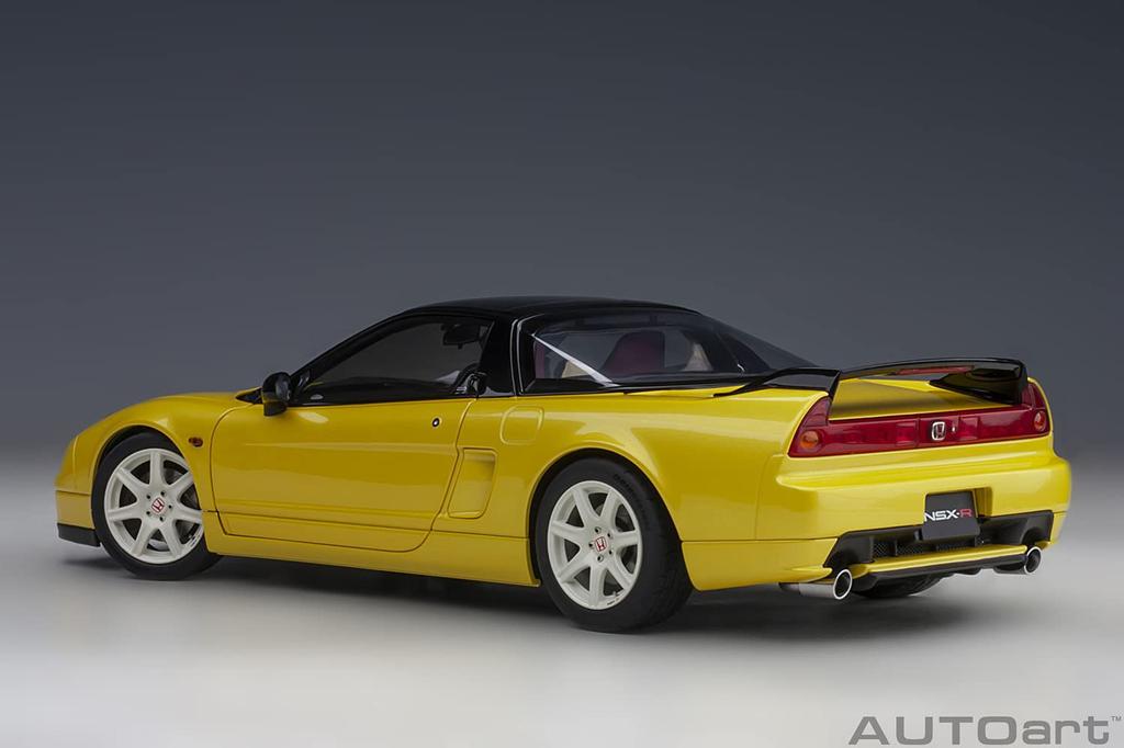 AUTOart Honda Indy Yellow Pearl Готовый продукт 73214 1/18 NSX-R (NA2)