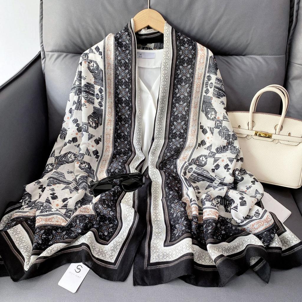 Cotton and Linen Feel Outer Scarf Black and White Bohemian Headscarf Beach Towel Air-conditioned Room Shawl Women