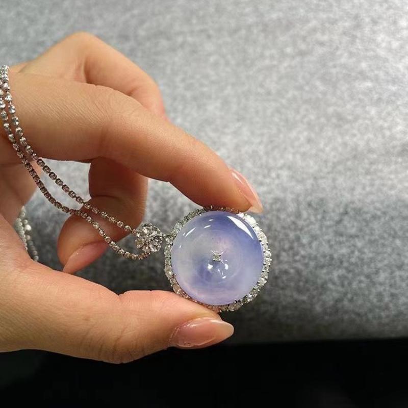 Нежное натуральное ожерелье из фиолетового халцедона со льдом для женщин. Великолепное высококачественное кристаллическое украшение-подвеска светло-фиолетового цвета.