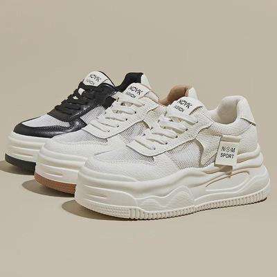 Женские белые сетчатые кроссовки на платформе 2024 года: Повседневные кроссовки для бега, увеличивающие рост, на весну/лето.