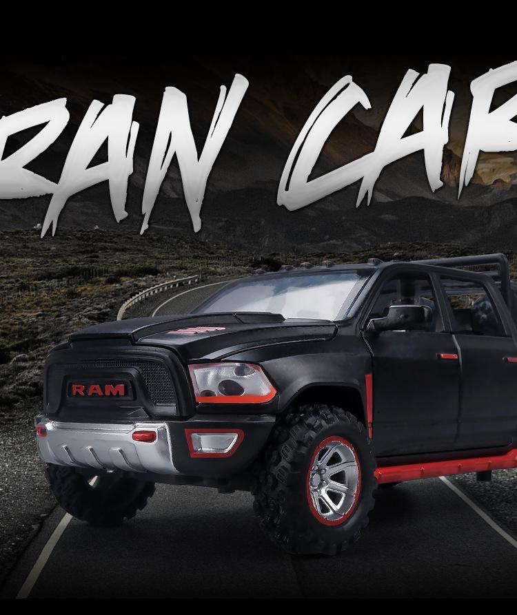 1:32 Модель пикапа Dodge Ram TRX — игрушечный автомобиль из сплава со звуком, светом и открывающейся назад дверью для детей