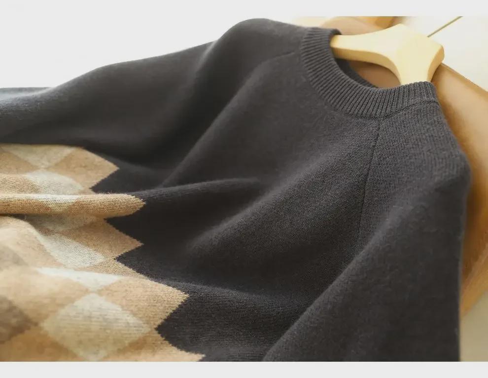 Женский свободный свитер-пуловер с красным ромбом, круглый вырез, тренд осени/зимы 2024 года