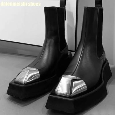 Модные металлические вставки Модные ботинки с квадратным носком 2025 Женский стиль Толстая подошва Мотоциклетный стиль Слипоны Короткие ботинки Черная натуральная кожа