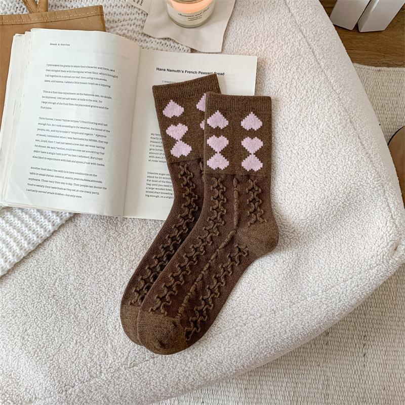 Женские теплые носки с нежным узором «косы» на голенище для осени и зимы