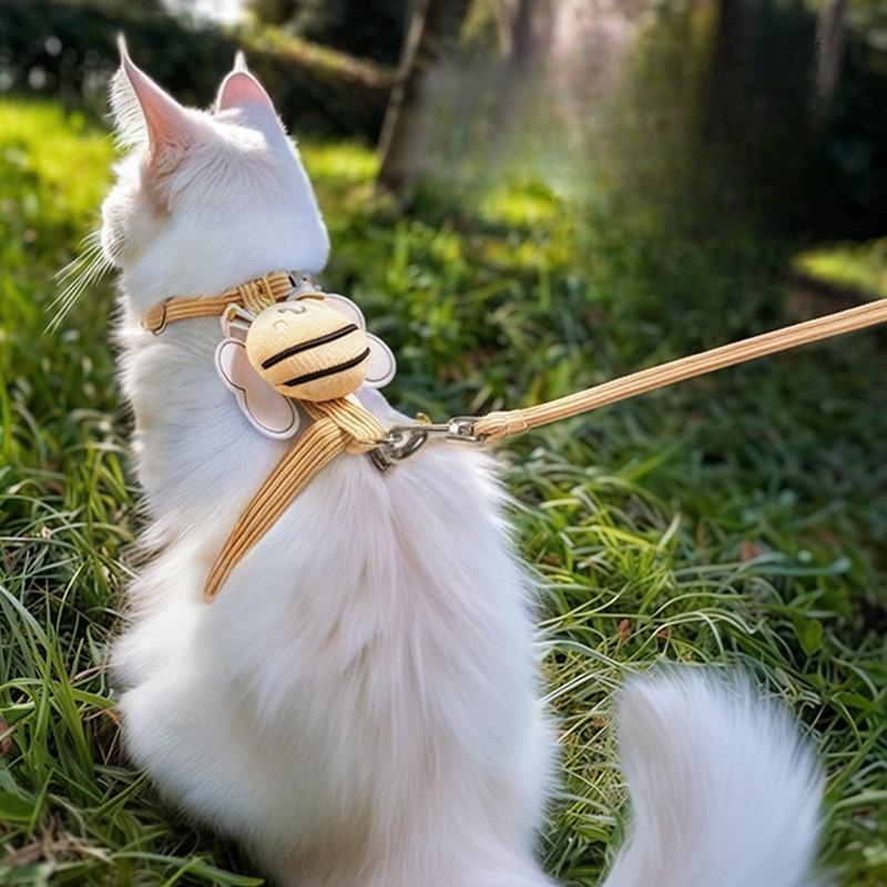 Cute Little Bee Cat Harness Leash Set I-Shaped Escape Proof Adjustable Walking Chest Strap for Kittens Cats