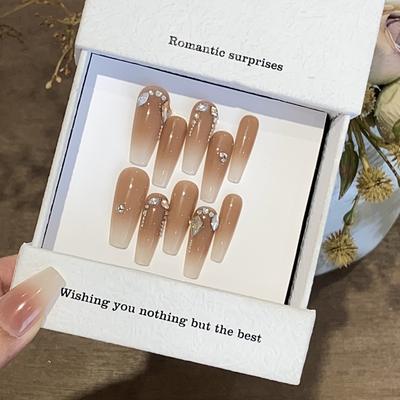 Простая основа Майяра с шампанским, серебряная крошка, небольшой ромб, овсяное молоко, кофе, можно снять