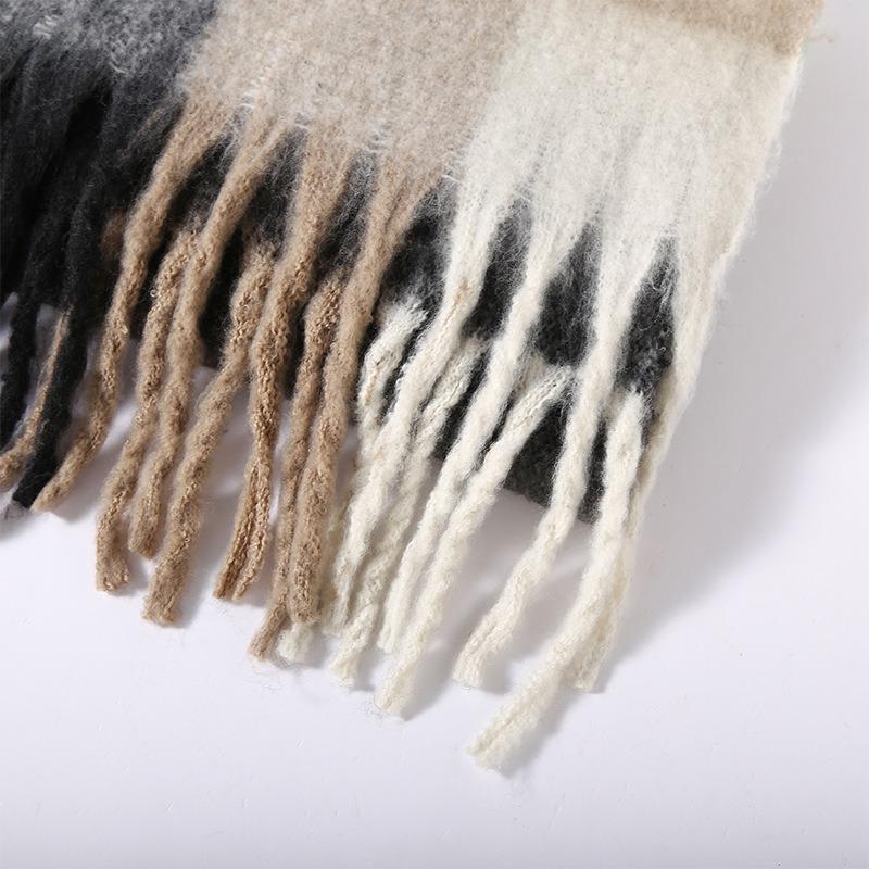 Autumn and Winter New Style Warm Pull Hair Color Grid Scarf Fashionable Versatile Outer
