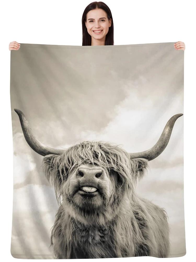 Highland Cow Blanket Animal Bedding Throw Soft Cozy Fleece Plush Size for Couch Bed Sofa Travelling Camping