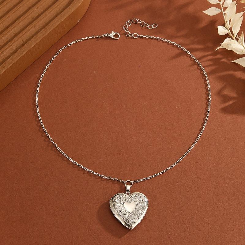 Couple Love Pendant Mother's Day Necklace Exquisite Can Be Opened Photo Frame Peach Heart Collarbone Chain Women