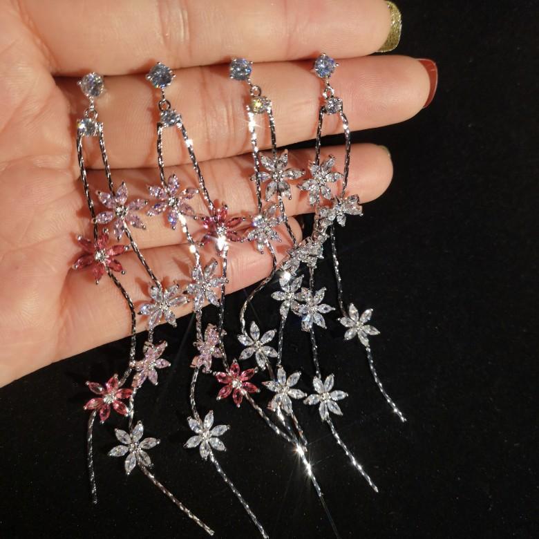 Длинные серьги с кисточками-цветками, простой темперамент, высококачественные легкие роскошные серьги из циркония