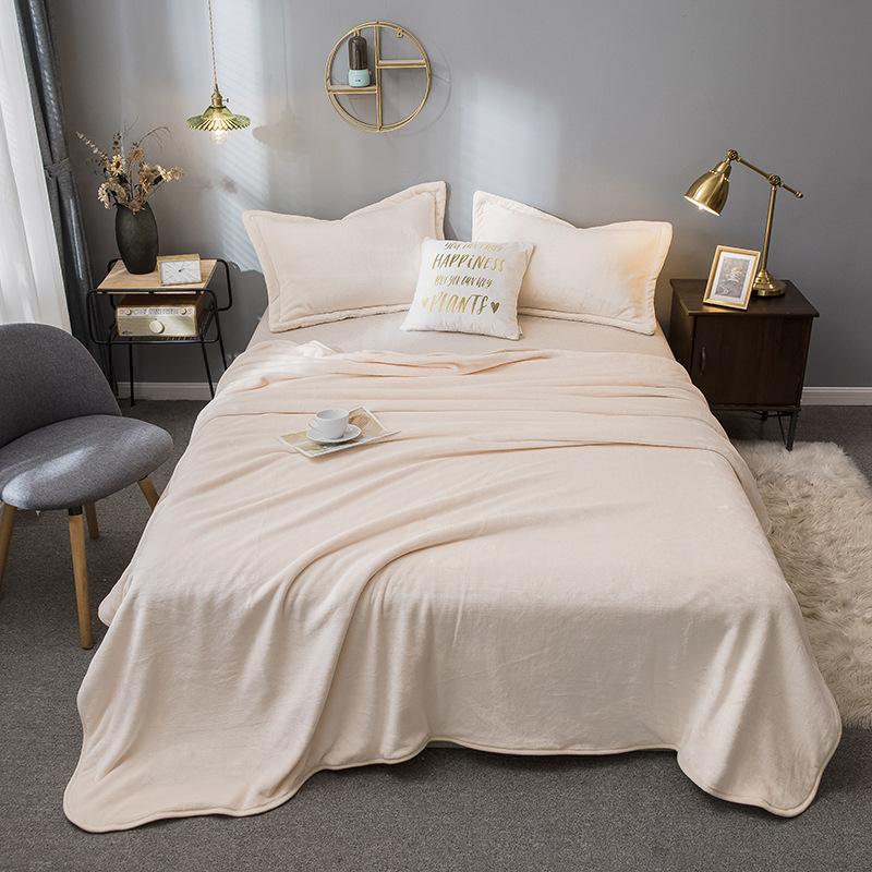 Однотонные молочные бархатные одеяла, утолщенные осенне-зимние чехлы для диванов, офисные ворсы, удобные коралловые фланелевые прямоугольные одеяла