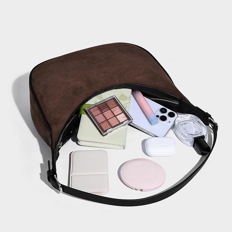 2025 New European and American Retro Tote Bag Niche Design Matte Feel Single Shoulder Crossbody Bag Underarm Crescent Bag