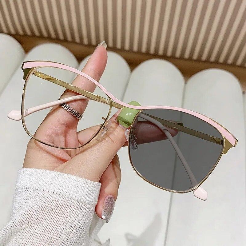 Fashion Metal Square Frame Photochromic Anti-Blue Light Glasses Retro Classic Sunglasses Vintage Men Women Outdoor Eyeglasses
