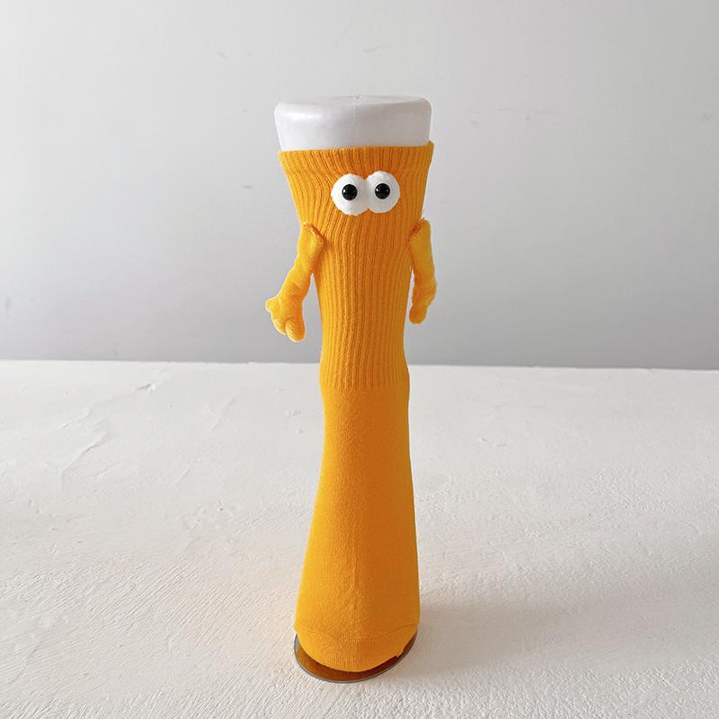 Рука Держит Носки Магнитные В Руках Смешные Мужские Для Женщин Новинка Дружба Пары Лучшая Подруга Подарок Парень Девушка Белые Носки