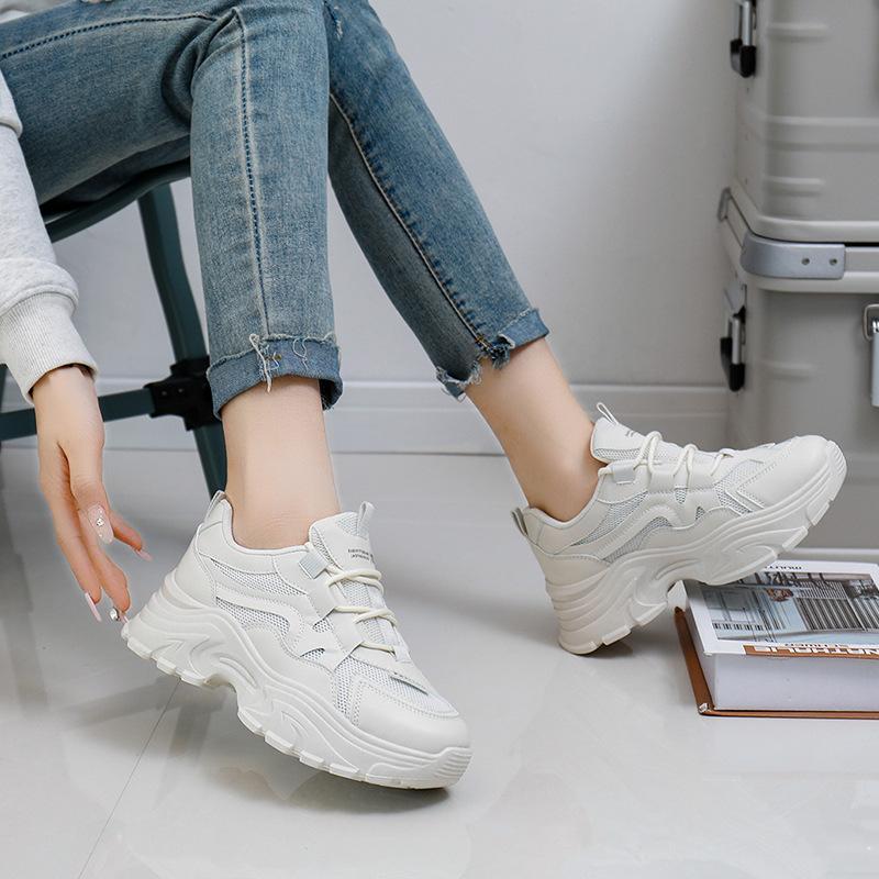 Инс корейская версия новых кроссовок для женщин 2025 весна студенческие беговые спортивные туфли на платформе для увеличения роста повседневная обувь для женщин QRJ05