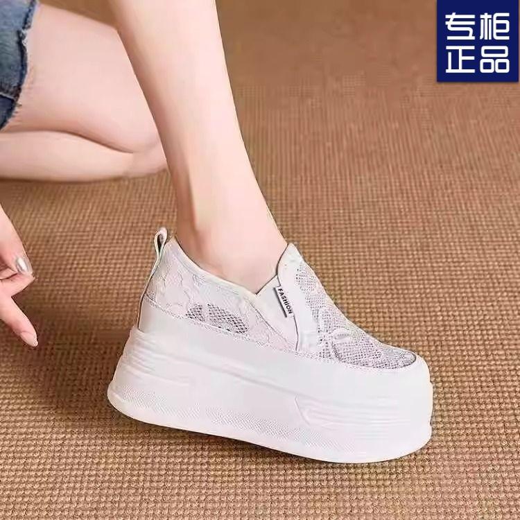Кружева сетчатая дышащая внутренняя часть увеличивает рост белые туфли женские летние новые кроссовки на платформе кексы повседневные ленивые мокасины