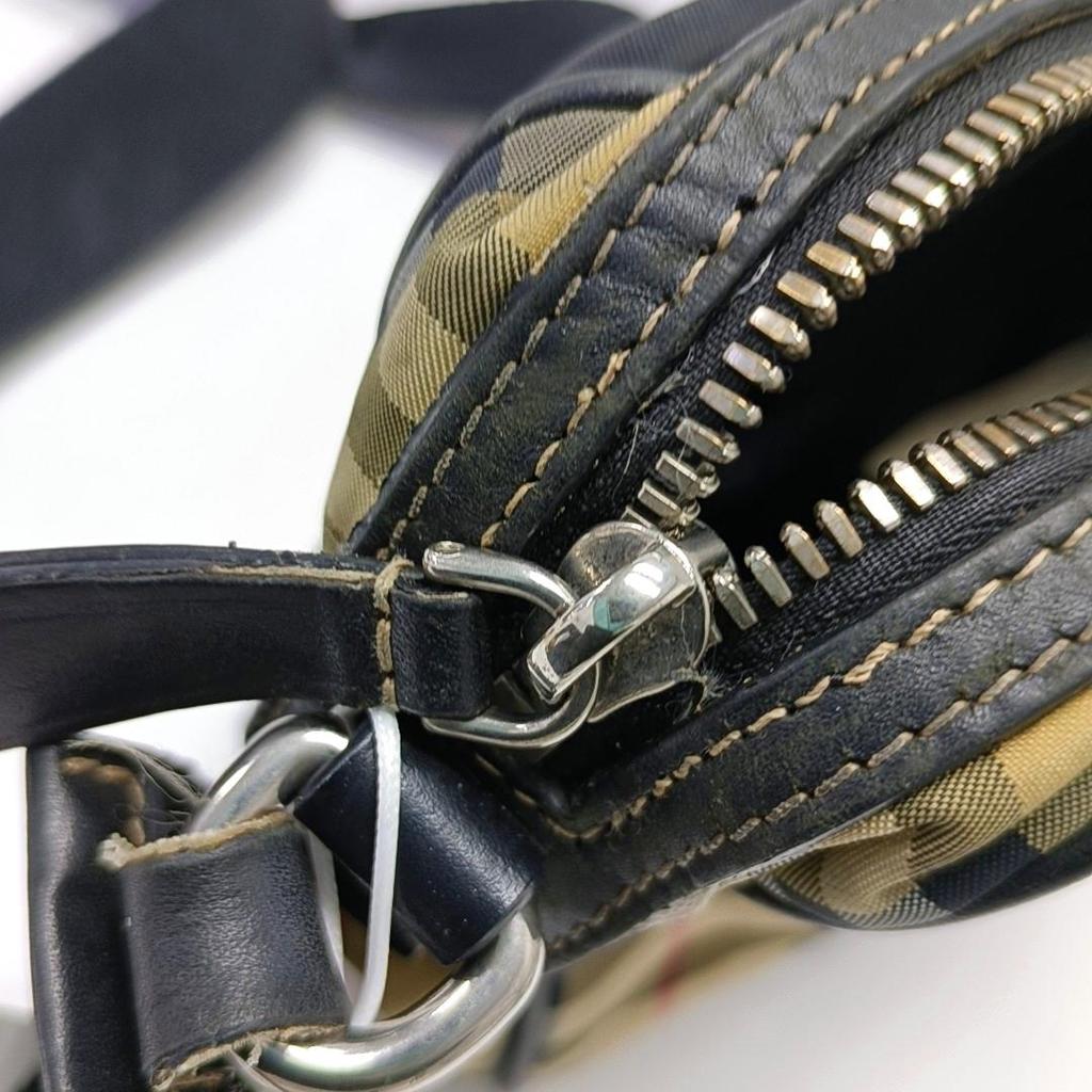 [Pre-Owned] Camera Bag Small Khaki Canvas Crossbody Shoulder Bag Silver Hardware Detachable Strap - Fair #J95K9S