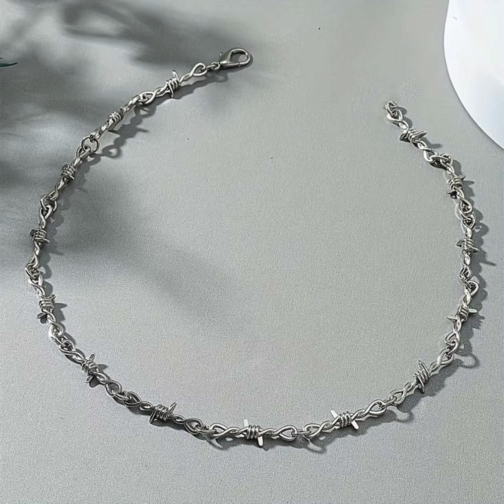 Creative Retro Thorn Necklace Barbed Collarbone Chain Decorative for Holiday Party Gift Men and Women Accessories
