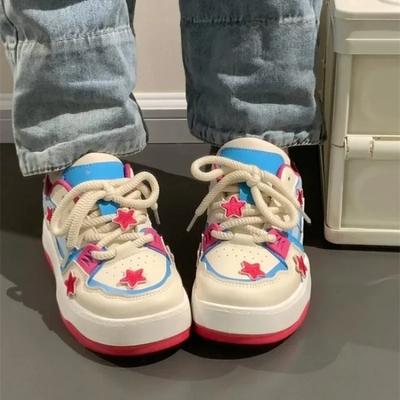 Мода 2024 Весна Новая звезда Толстая подошва Кожа Вулканизированная обувь Платформа Спортивная обувь Повседневные кроссовки Женская обувь Плюс Размер 40