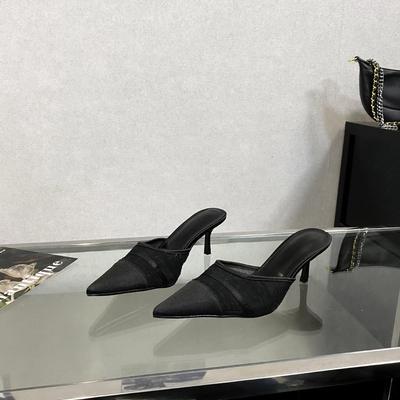 Милый темперамент острый носок сетчатый мешок голова полуволочащиеся женщины 2025 весна и осень новый красивый атласные сандалии шпилька высокие каблуки