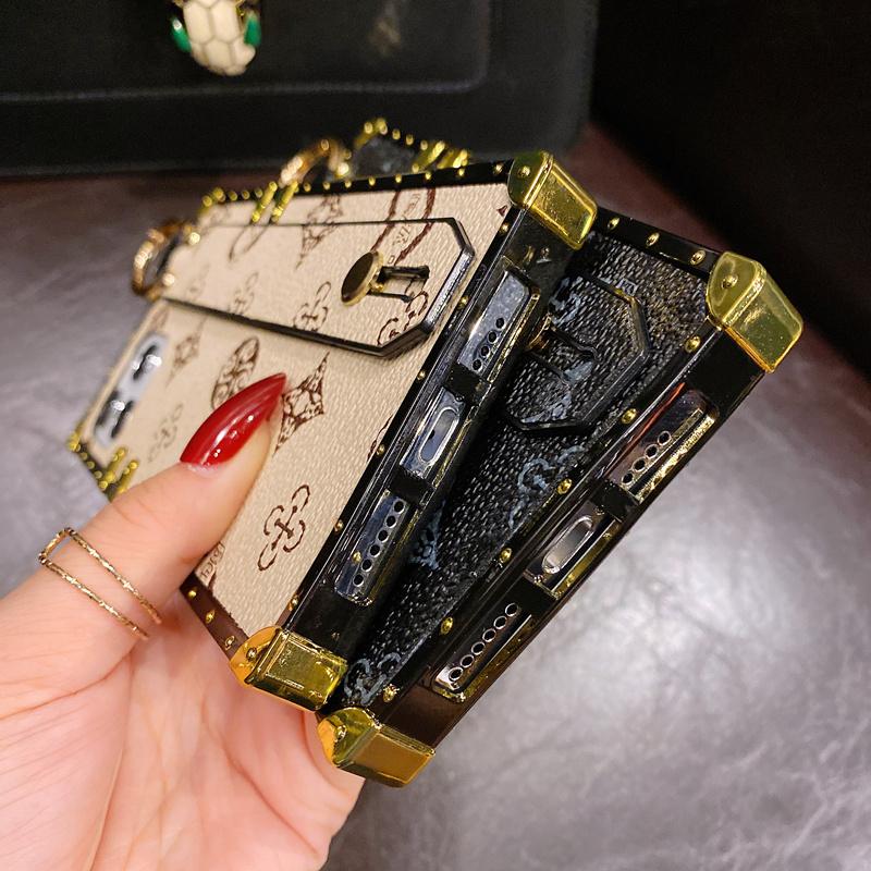 Роскошный квадратный кожаный чехол для телефона iPhone 13 12 11 14 Pro MAX XS XR 7 8 Plus SE, чехол-держатель с ремешком на запястье для Samsung S23 S22 S21 A13 A53 A12 A22 A52