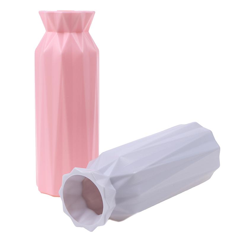 Оригинальные пластиковые вазы