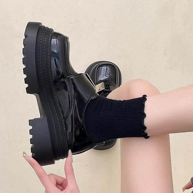 Модные универсальные туфли-лоферы в британском стиле для женщин, весна 2025, новые толстые каблуки, толстая подошва, маленькие мужские туфли для увеличения роста, маленькие кожаные туфли для женщин