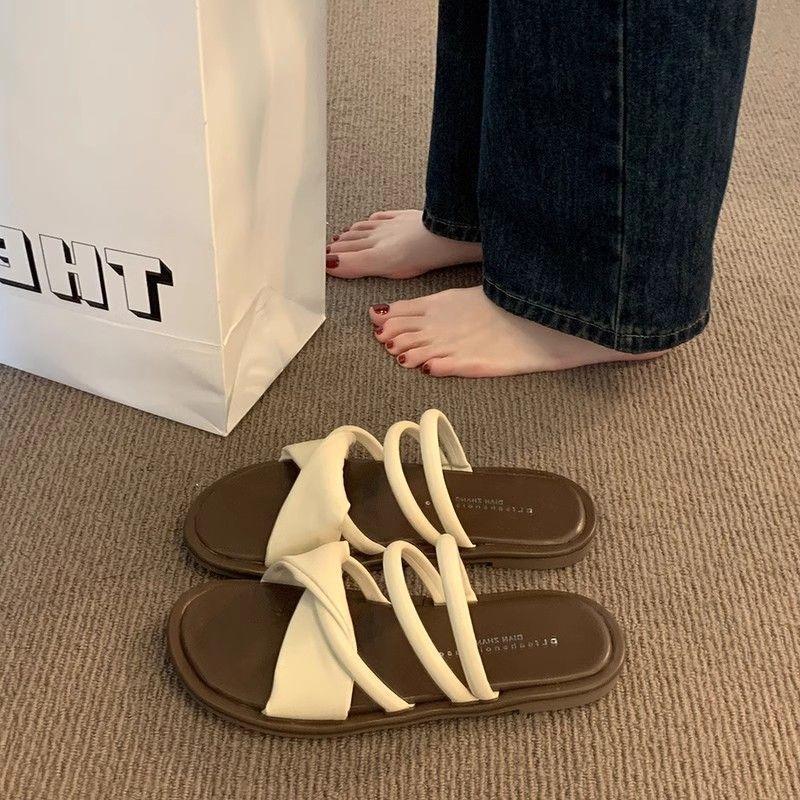 2025 summer new outer wear French small sandals pregnant women beach flat sandals high sense two wear one word slippers women