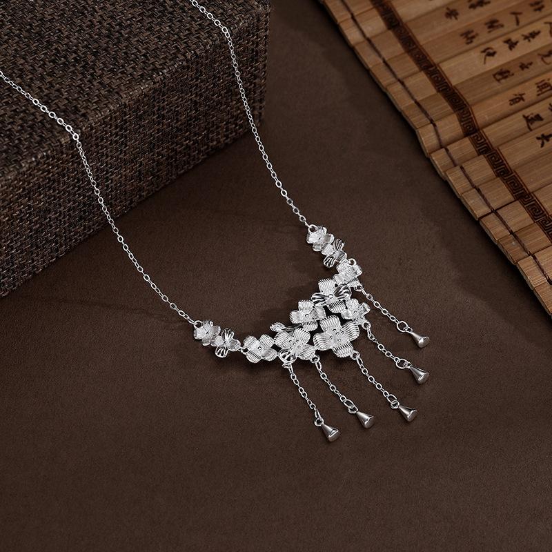 Ожерелье с цветочной кисточкой в милом этническом стиле и уникальным дизайнерским смыслом, универсальная цепочка на ключицу