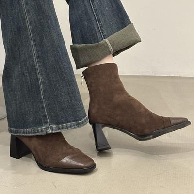 Модные короткие ботинки на толстом каблуке женские 2025 новый дизайн чувство сращивания квадратный носок высокий каблук женские осенне-зимние тонкие ботинки