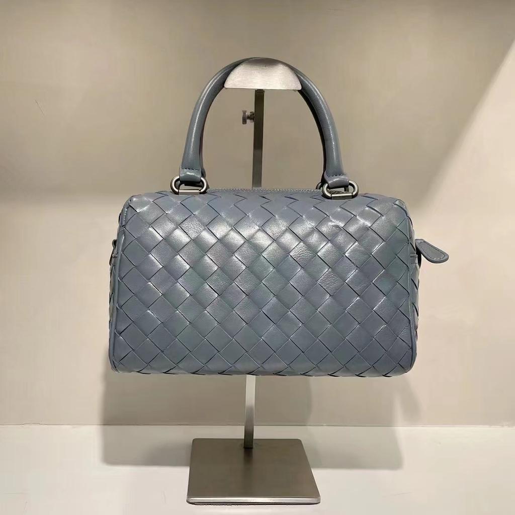 New Sheepskin Pillow Woven Bag Commuting Handbag High-quality And Fashionable Woven Bag Genuine Leather Women's Bag