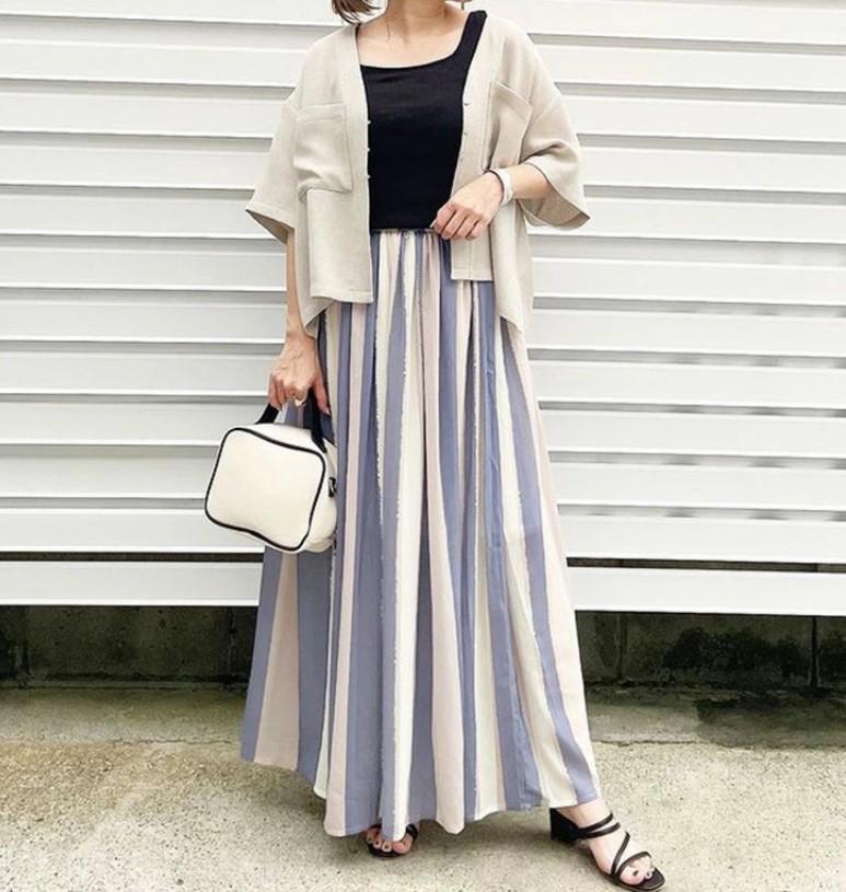 Лето 2023 года, японская полосатая юбка А-силуэта