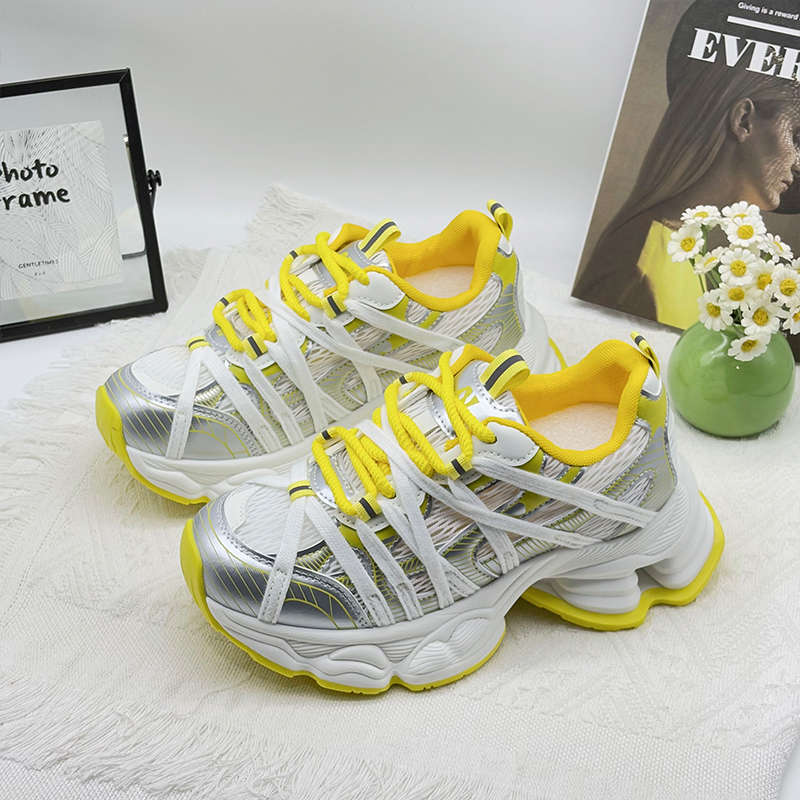 Парижские кроссовки для папы женские на платформе старые ретро 2025 весна и осень новые повседневные сетчатые дышащие модные спортивные туфли тренд