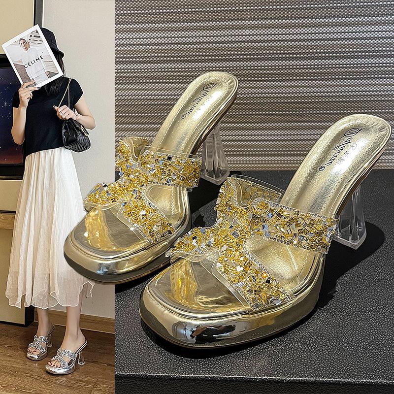 35-42 большие тапочки на высоком каблуке кристалл и водонепроницаемый стол лето 2025 новый сексуальный односимвольный дрэг