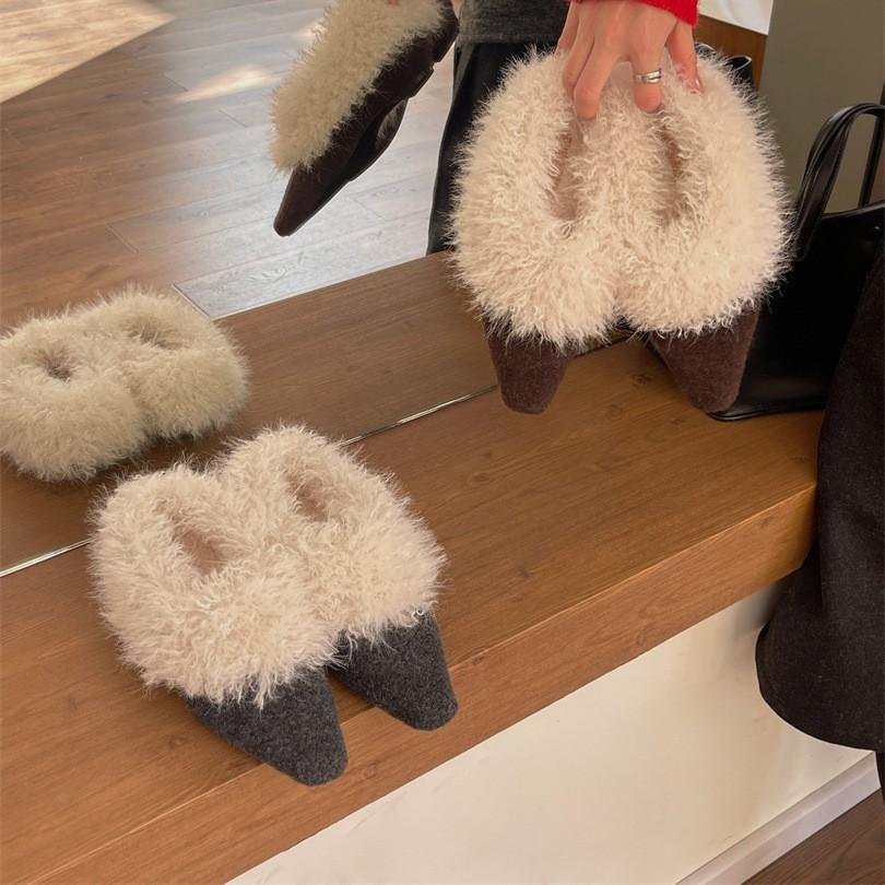 Корейская версия плюшевых туфель с квадратным носком, одинарные туфли женские 2025, теплые хлопковые туфли, французский толстый каблук, ретро черные туфли из маленькой кожи