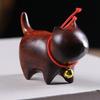 Декоративная фигурка кошки из дерева с натуральной текстурой, ручная резьба по дереву, кошачье украшение с колокольчиком, чайный питомец, украшения для офиса