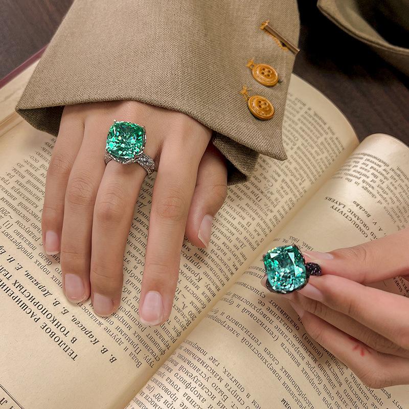 Ювелирные изделия Медное основание Позолоченное Ретро Симуляция Пара Зеленый Черный Золотой Ретро Кольцо Женское 14 * 16