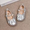 Маленькие кожаные туфли для девочек 2025 весна и лето новые туфли для маленьких девочек мягкая кожа одинарные туфли туфли принцессы мягкая подошва средние и большие дети