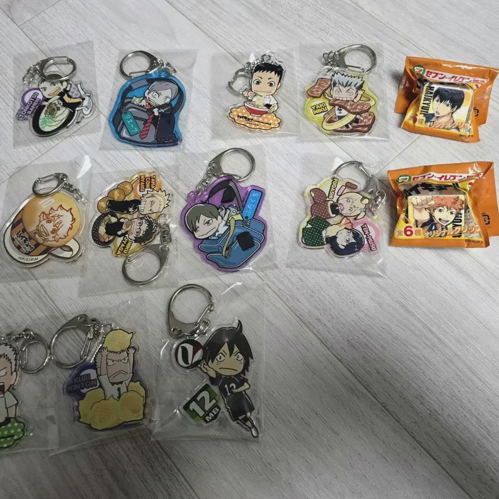 Акриловый брелок Haikyu + щипцы продаются оптом