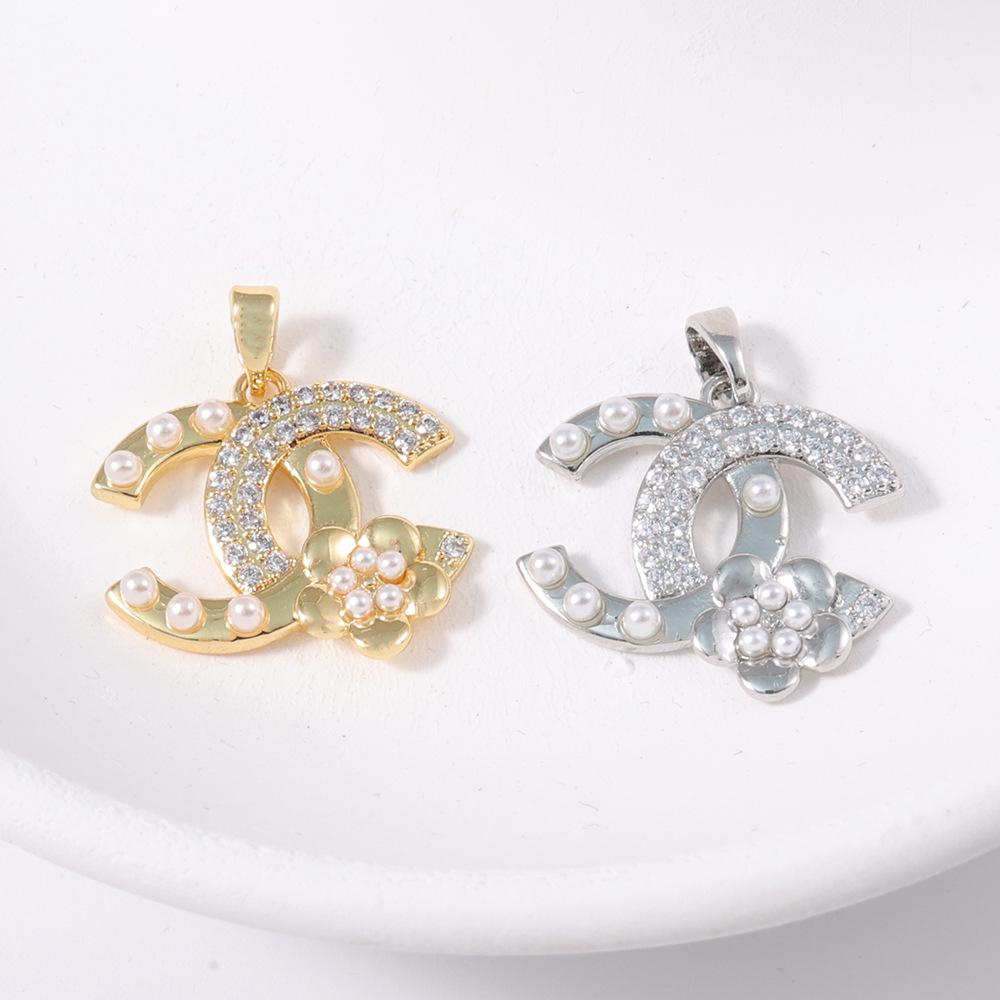 Elegant Retro-Style Zirconia & Pearl Pendant with Double C Design