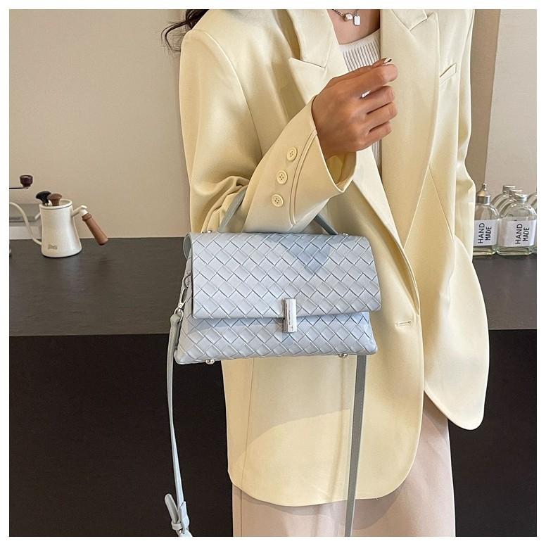 Ielgy Ladies All-Match Summer Shoulder Messenger Bag Texture Portable Small Square Bag