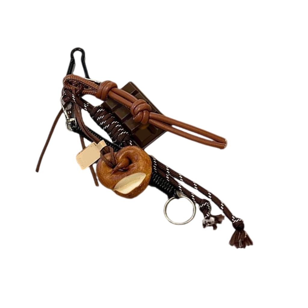 Прочный брелок в форме кренделя Подвесной модный аксессуар Добавляет веселья украшению вашего брелка Легко установить Стильные наряды