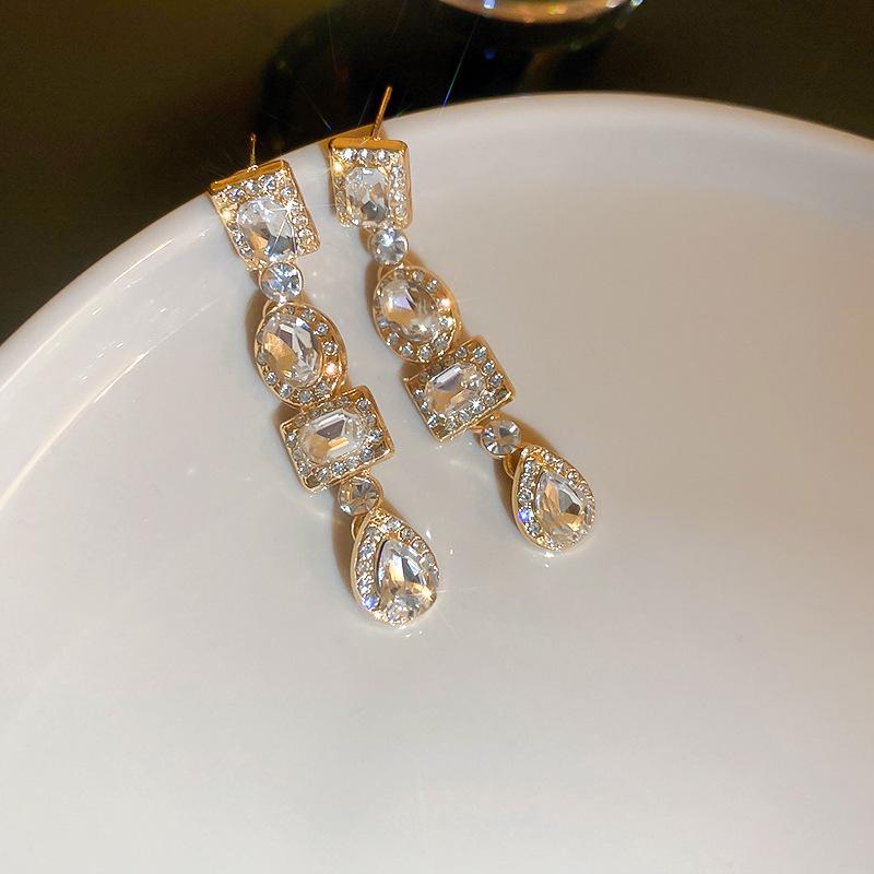 Элегантные серьги-подвески с кристаллами в форме капли воды в стиле французского двора