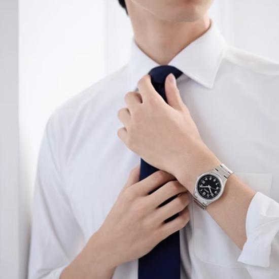 Мужские часы SEIKO Selection SBPX155 с черным циферблатом, арабскими цифрами, сапфировым стеклом, водозащитой 10 АТМ и металлическим браслетом, на солнечной батарее.